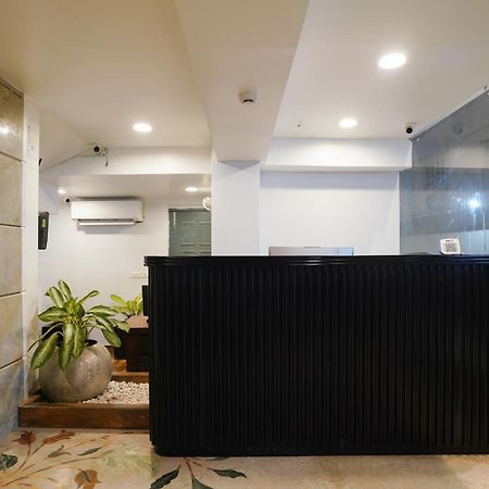 Uptown Hotel Нагпур Екстериор снимка