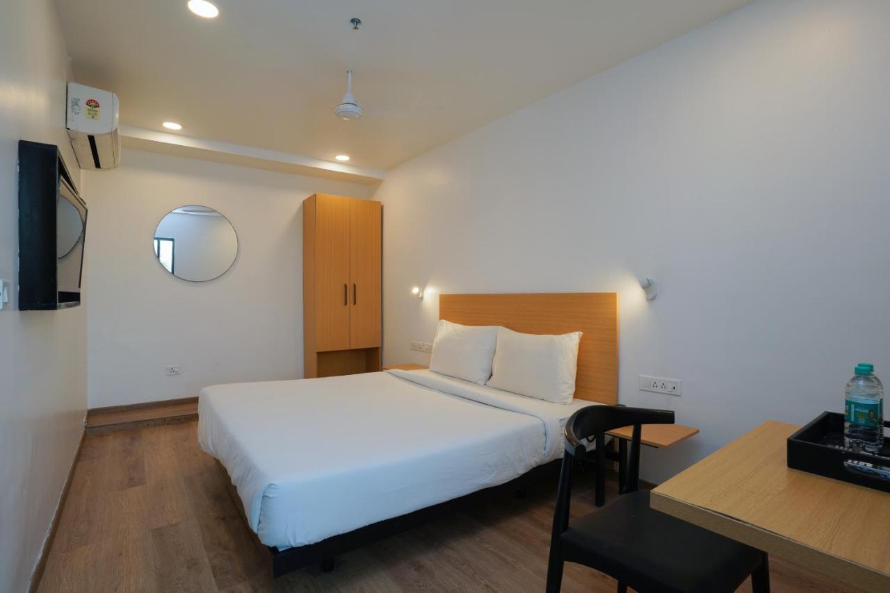 Uptown Hotel Нагпур Екстериор снимка