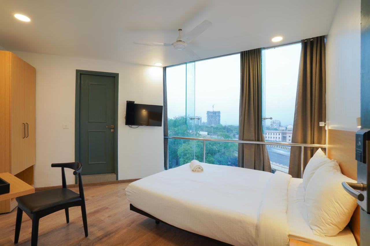 Uptown Hotel Нагпур Екстериор снимка